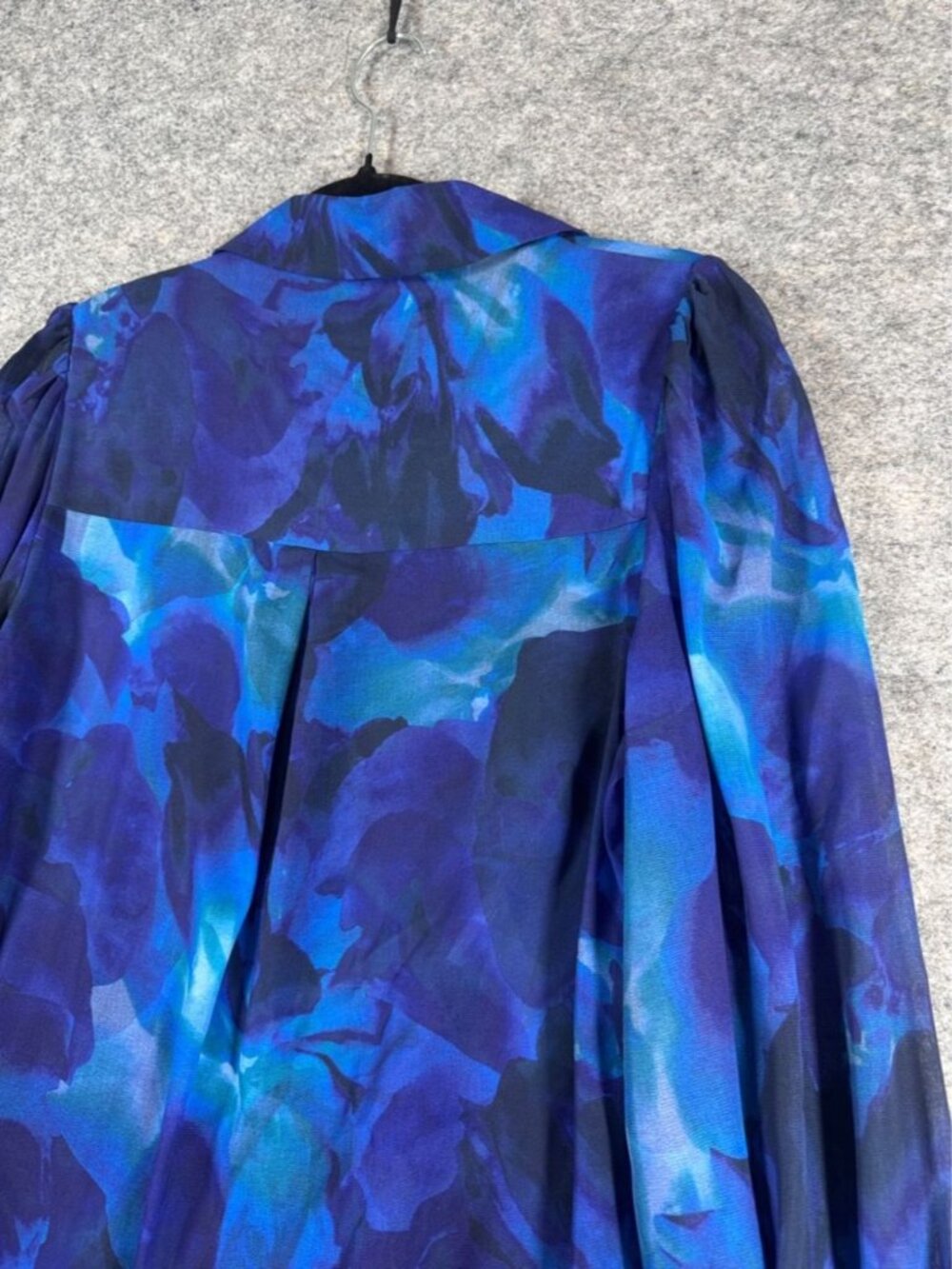 RNWY RUNAWAY Sheer Blue Abstract Print Button Up Floral Blouse Size M Career - Picture 12 of 15